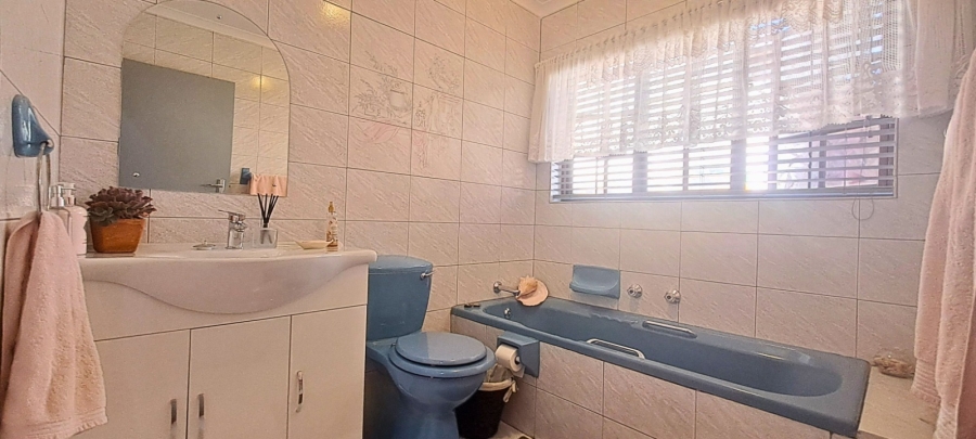 3 Bedroom Property for Sale in Safari Gardens North West